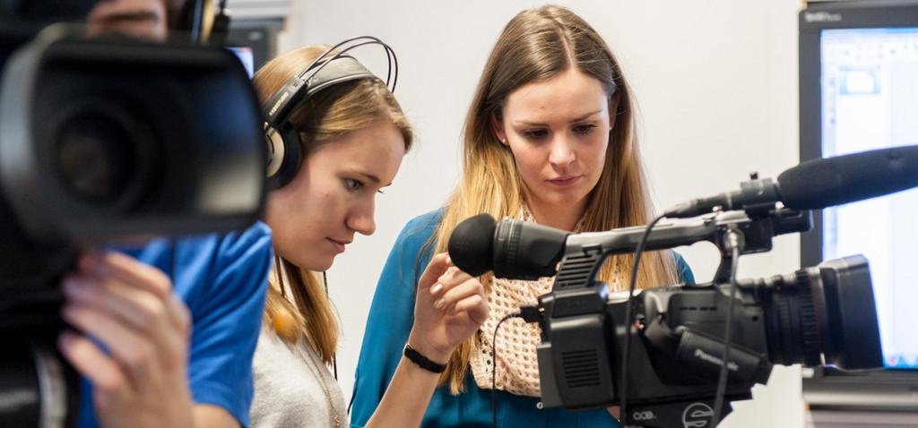 Filming students in ZMK