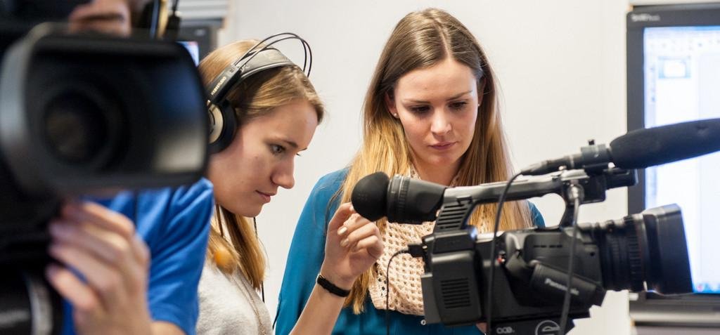 Filmende Studierende im ZMK