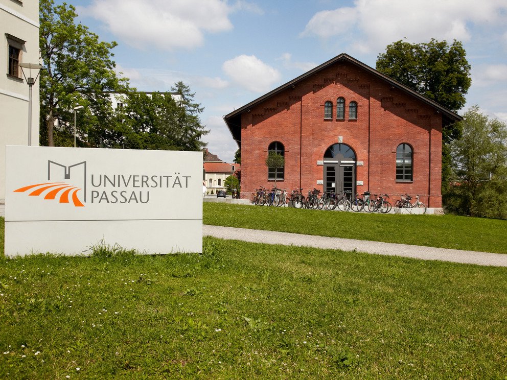 Innstegaula mit Unilogo