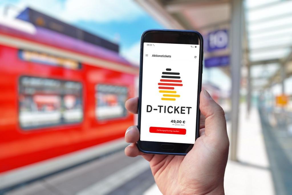 Deuschtland-Ticket auf dem Handy