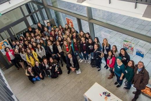 Schülerinnen Gruppenbild Schülerinnen Gruppenbild