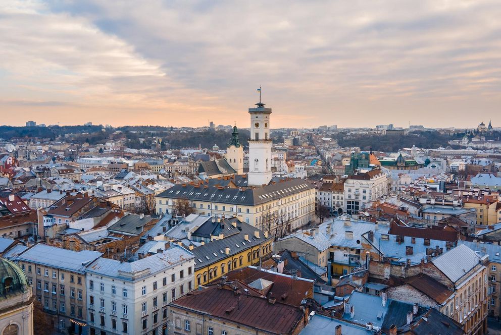 Blick von oben auf die Stadt Lviv
