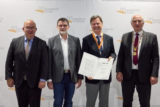 (v. l. n. r.) Der Vorsitzende des Universitätsrates Prof. Dr. Klaus Beckmann; der Vorsitzende des Senats Prof. Dr. Tomas Sauer, Walter Keilbart und Präsident Prof. Dr. Ulrich Bartosch, Foto: Universität Passau