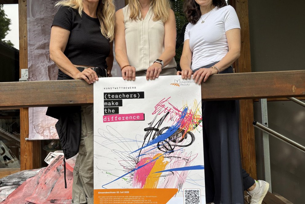 Prof. Dr. Barbara Lutz-Sterzenbach (Professur für Kunstpädagogik und Visual Literacy), Dr. Sabrina Kufner, Anneliese Fraser (beide ZLF); Foto: Anneliese Fraser/Universität Passau