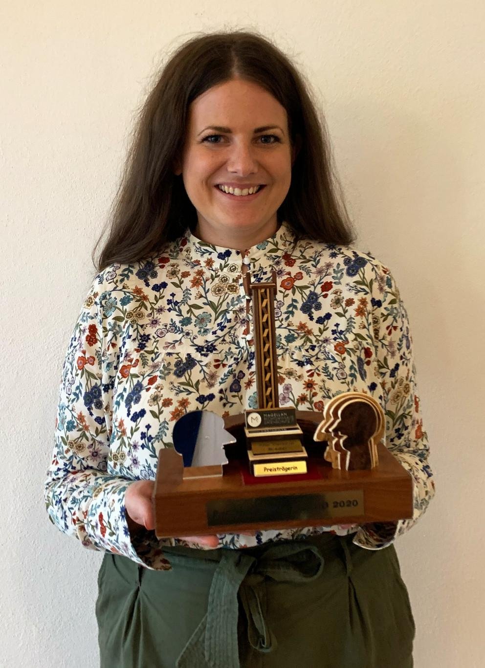 Ann Cathrin Riedel hat mit ihrem Newsletter „Ann Cathrin’s Digital Digest“ den ersten For..Net Media Award gewonnen. Foto: Bernhardt