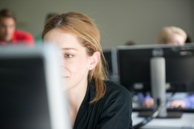 Dekoratives Bild der Kachel 'IT-Systeme'