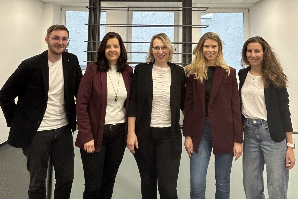Das Bild zeigt die f&uuml;nf Teammitglieder des Referats Controlling und Statistik