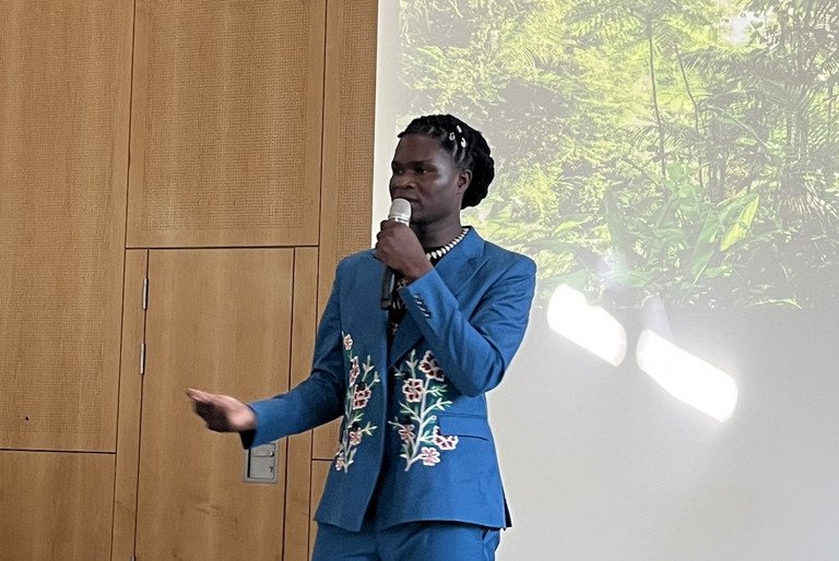 David Avido bei seinem Vortrag in der Innsteg-Aula; Foto: Universität Passau