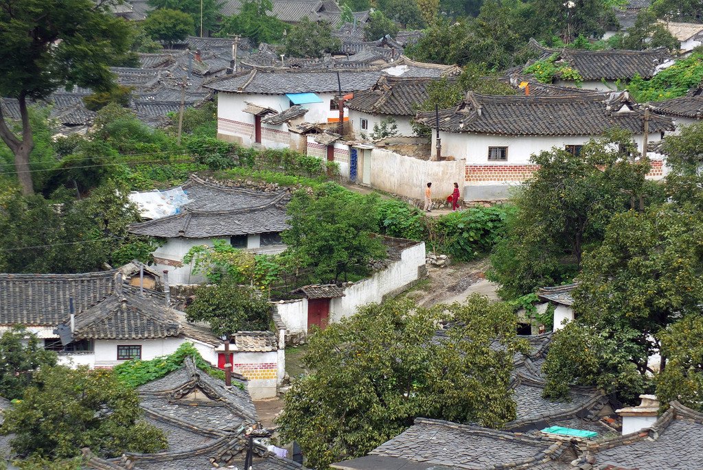 Ein Dorf in Nordkorea von oben