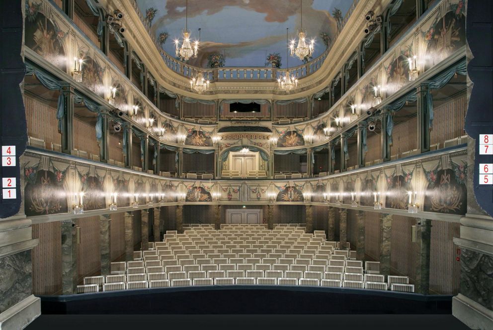 Interior photo of Passau's theatre