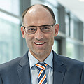 Porträt von Dr. Günther Hribek