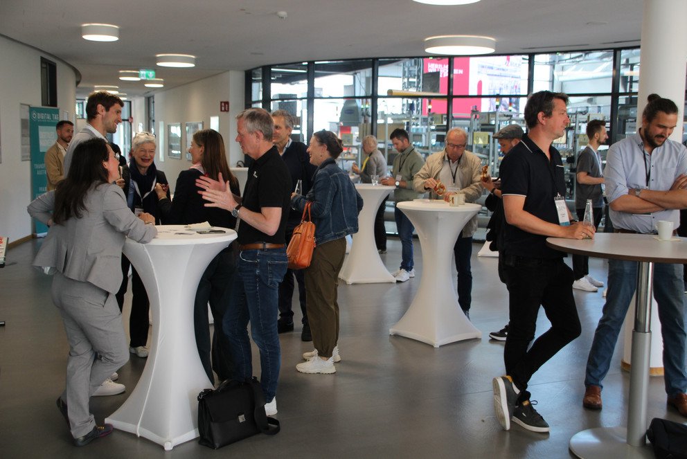 Networking beim 6. Digital Tag in Ostbayern; Foto: TZ PULS/ Daniela Tremmel