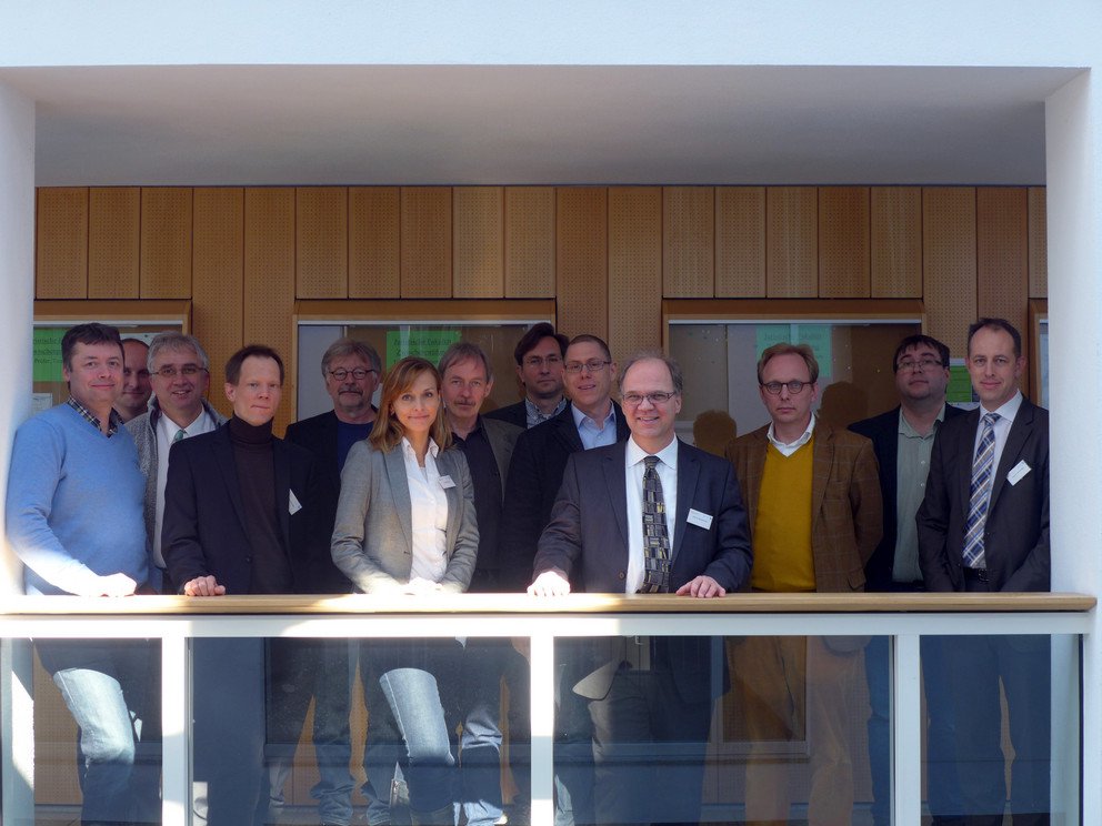 Teilnehmerinnen und Teilnehmer des Workshops zum INDIGO-Kompetenzbereich &bdquo;IT-Sicherheit/Datensicherheit/Rechtssicherheit" unter Leitung von Prof. Dr. Dirk Heckmann (4. von links).