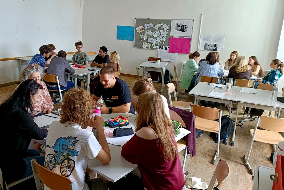 Einblicke in den Workshop &bdquo;Caf&eacute; Deutsch&ldquo; zum interkulturellen Austausch am Gymnasium Leopoldinum; Foto: TraUBe / Universit&auml;t Passau.