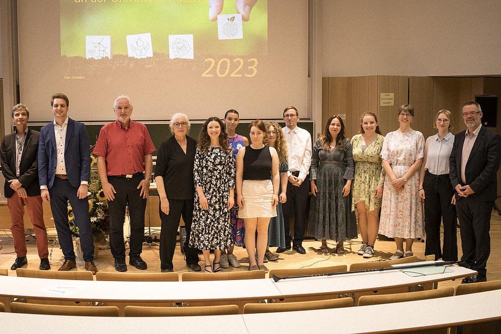 From left to right: Prof. Johann Graf Lambsdorff, Stephan Brandler (Sparda-Bank), University President Prof. Ulrich Bartosch, keynote speaker Christine von Weizsäcker, Laura Fuchs, Anna Baierl, Nina Neuleitner, Elisa Buhr, Stephan Geschwind, Christina Bichlmeier, Annika Stöwer, Prof. Gabriele Schellberg, Angie Schüppel and Prof. Werner Gamerith. Credit: University of Passau