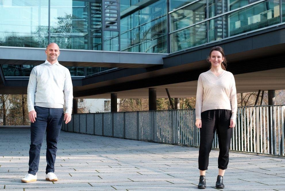 Prof. Dr. Stefan Bauernschuster und Hannah Lachenmaier (beide Universität Passau) haben die Studie gemeinsam mit Forschern der JKU Linz durchgeführt. Foto: Universität Passau