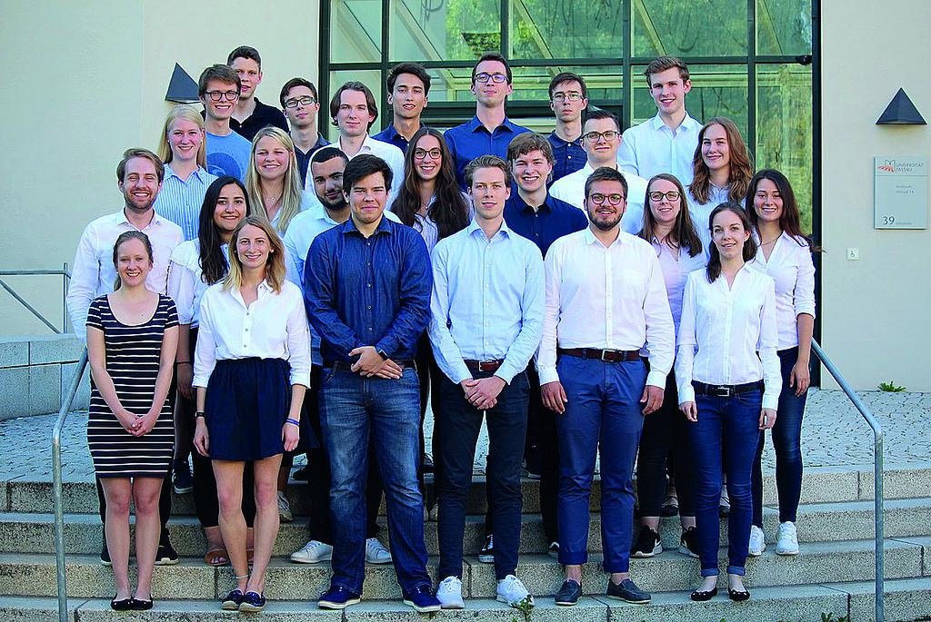 Gruppenfoto der Vertreter der Fachschaften