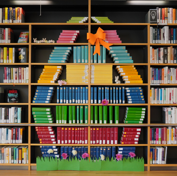 Ein Osterei aus Büchern