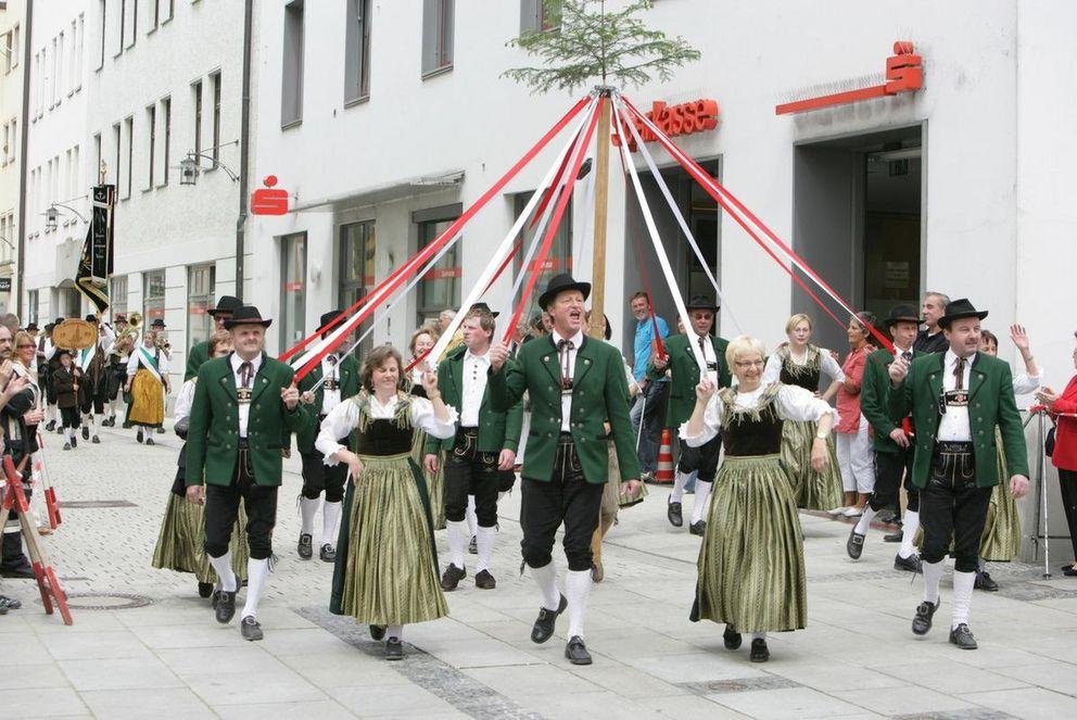 Photo of Germans being very German.