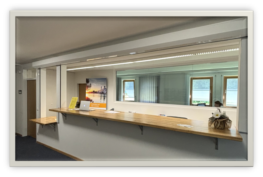 Infopoint im Verwaltungsgebäude der Universität Passau