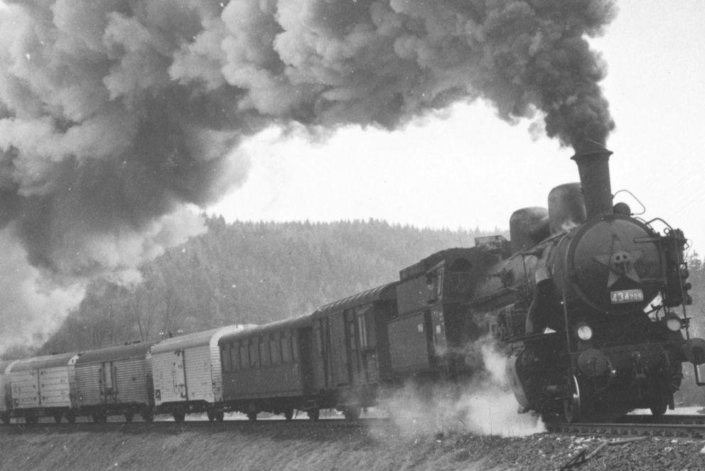 Dampflokomotive mit dem Güterzug, Anfang der 1970er. Foto: Privatsammlung von Michal Roh.