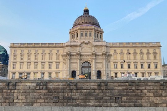 Neues Berliner Stadtschloss (2020). Quelle: Ernstol, CC BY-SA 4.0 via Wikimedia Commons