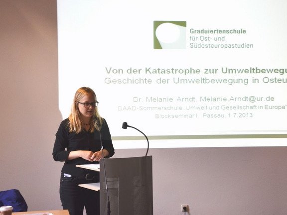 Vortrag von Dr. Melanie Arndt (Universität Regensburg), Foto: Biling