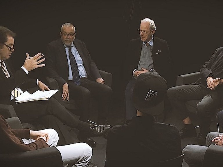 Professor J&ouml;rg Fedtke hosts an international panel in his Crossroads-series on questions of tort liability for carbon emissions.