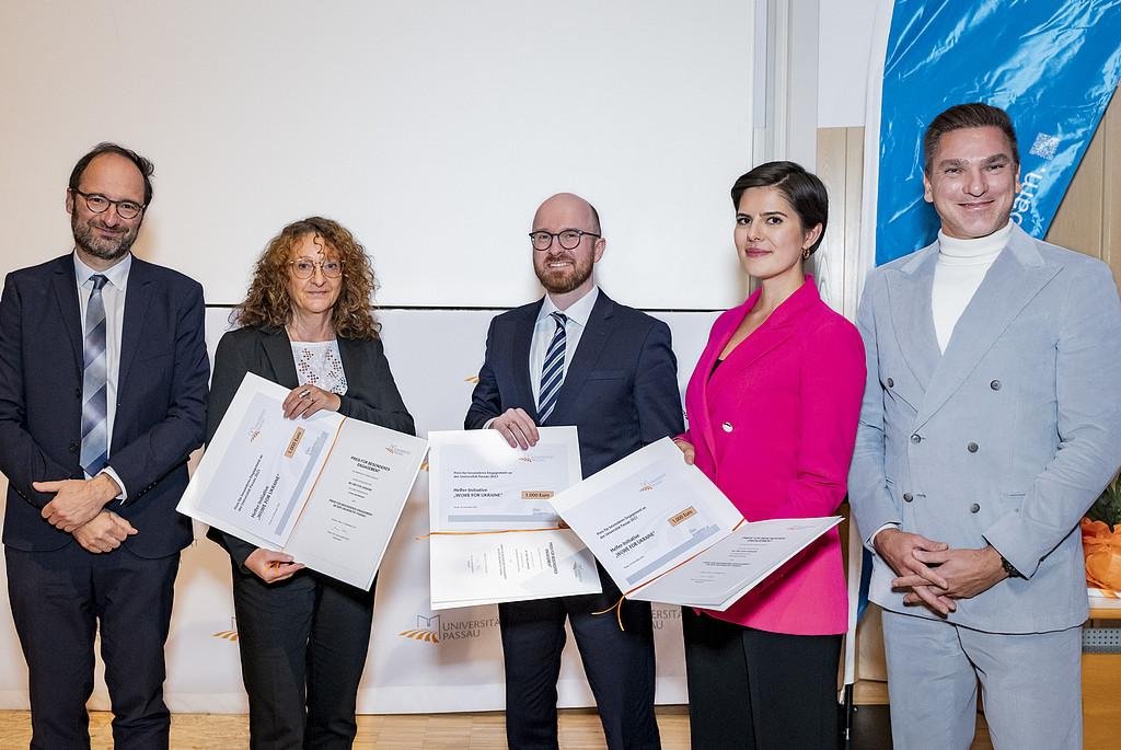 von links: Prof. Dr. Harald Kosch, Ilonka Weinberger, Prof. Dr. Jan-Philipp Ahrens, Anstasiya Shylina, Christian Raab