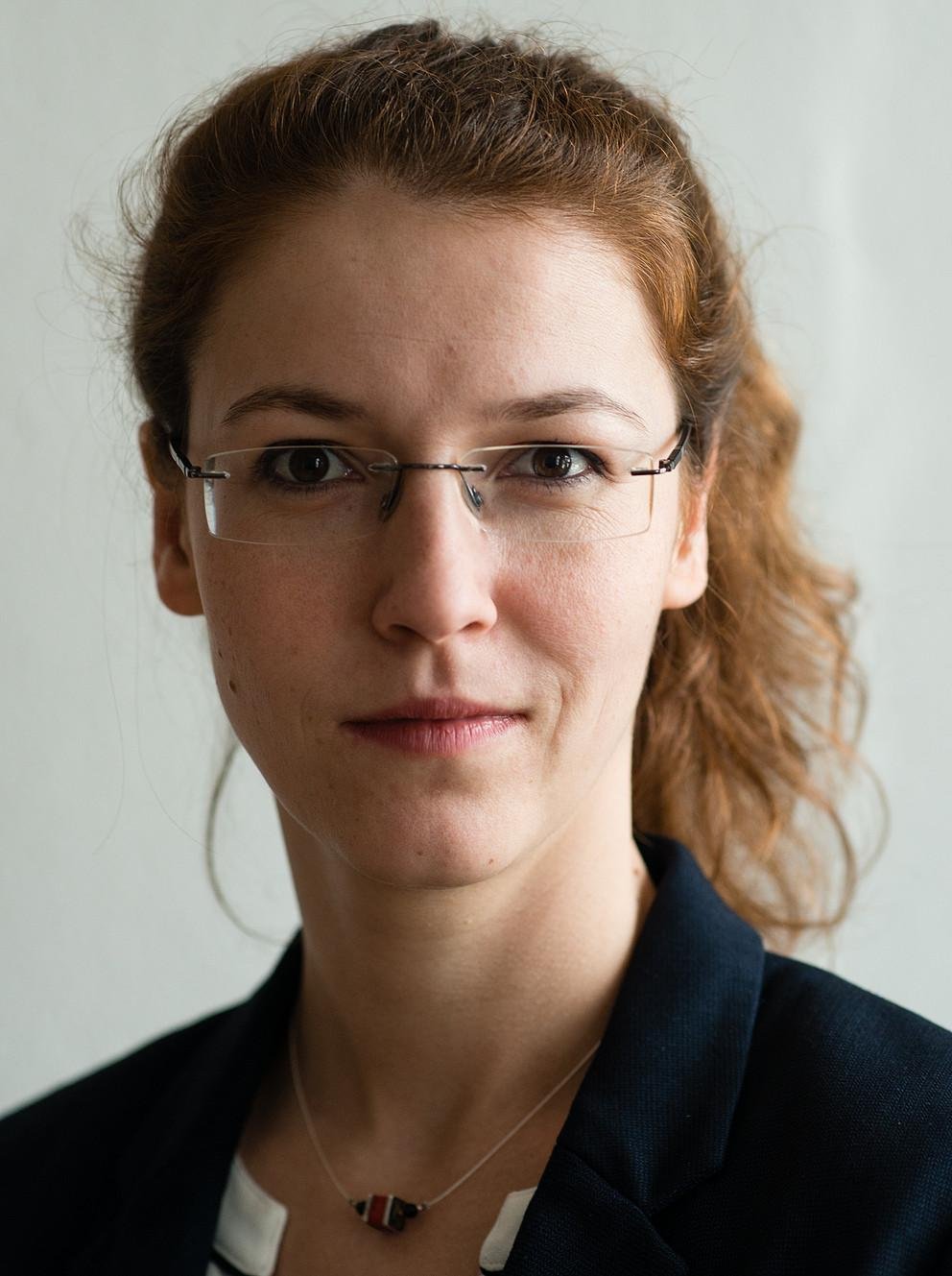 Potraitbild Prof. Dr. Karoline Reinhardt