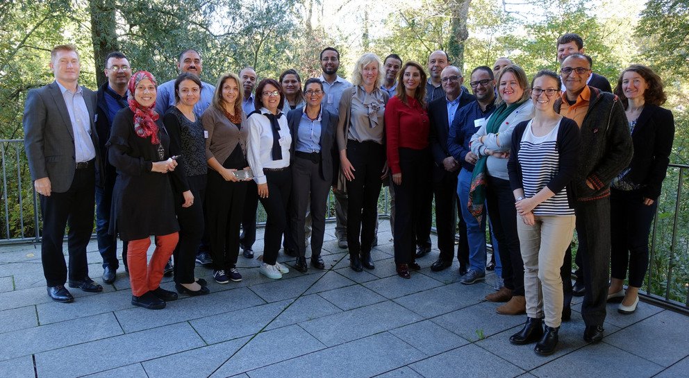 Das ZKK-Team um Susanne Brembeck (Mitte) empfing die G&auml;ste aus Tunesien an der Universit&auml;t Passau. Foto: Universit&auml;t Passau