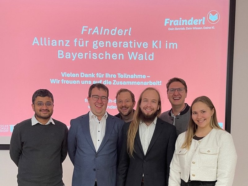 Das Projektkonsortium mit (v.l.) Dr. Kanishka Ghosh Dastidar, Dr. Sebastian Wilhelm, Prof. Dr. Florian Wahl, Johannes Jachmann, Sascha Schiegg, Ekaterina Mashina; Foto: TC Grafenau/FrAInderl-Projektkonsortium