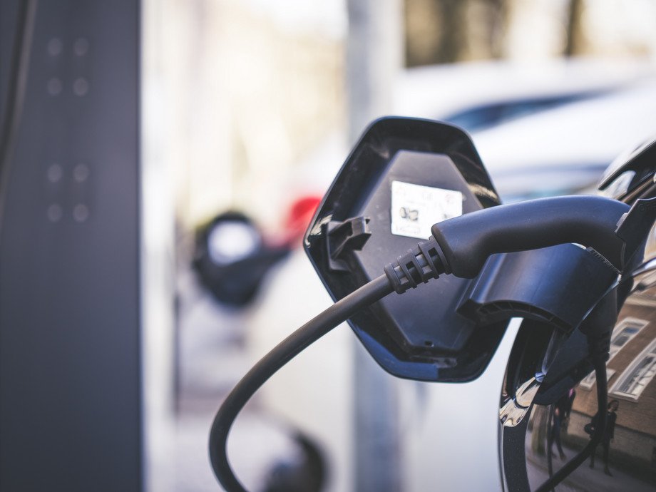 unIT-e²: Elektromobilität intelligent vernetzen