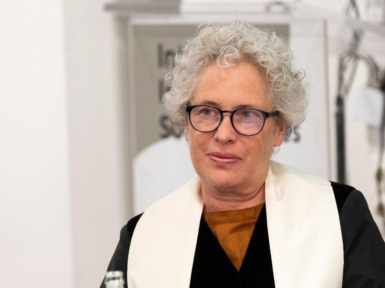 Prof. Dr. Wendy Harcourt erh&auml;lt die Ehrendoktorw&uuml;rde der Universit&auml;t Passau; Foto: privat