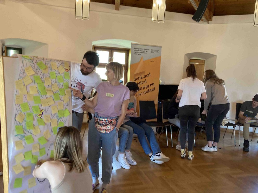 H&ouml;ll/L&iacute;skov&aacute;