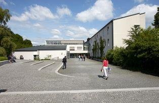 The Business Administration and Economics building, coming from the central library