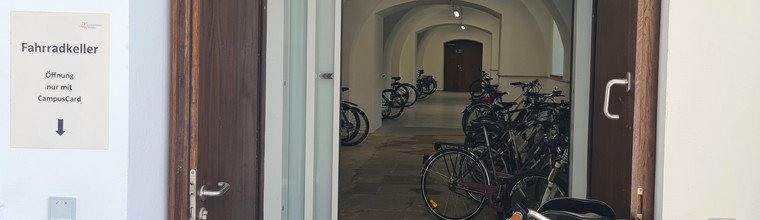 Eingang Fahrradkeller NK