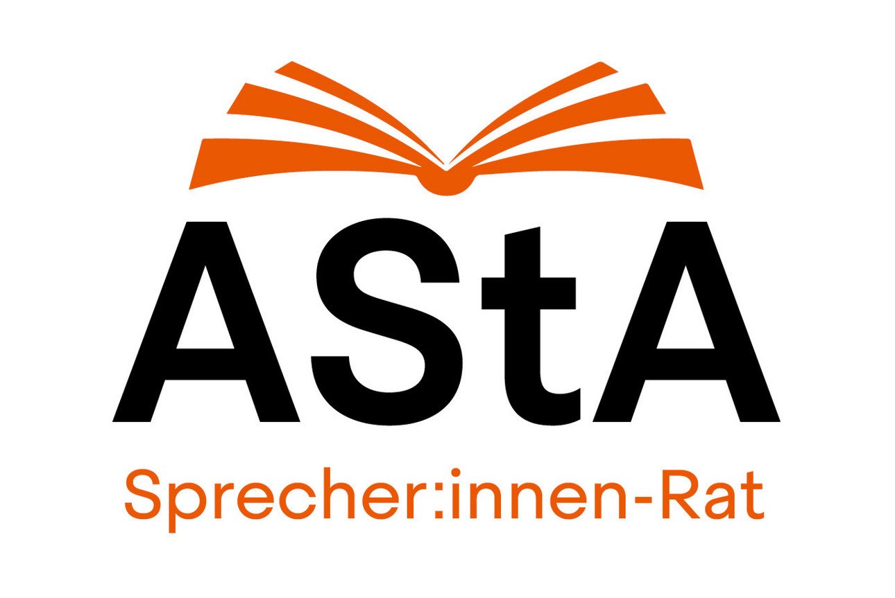 Vor einem wei&szlig;en Hintergrund ist der Schriftzug AStA/Sprecher:innen-Rat in schwarzer und orangener Schrift. Dar&uuml;ber ist in orange die graphische Darstellung eines aufgeschlagenen Buches.