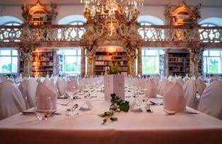 Gedeckter Tisch in der Bibliothek. Foto: Universität Passau