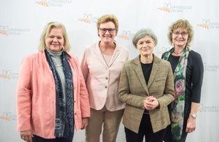 Von links: Dr. Karin E. Oechslein, Monika Hohlmeier, Präsidentin Prof. Dr. Carola Jungwirth, Prof. Dr. Jutta Mägdefrau