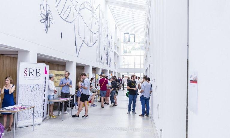 Students in the Juridicum Building