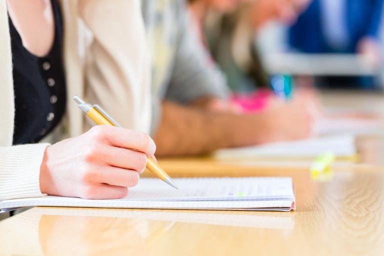 Studierende bei der Prfung