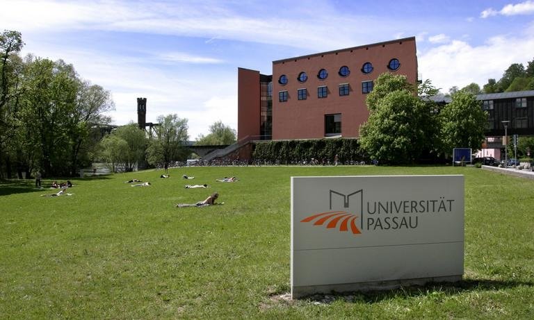 Faculty of Social and Educational Sciences