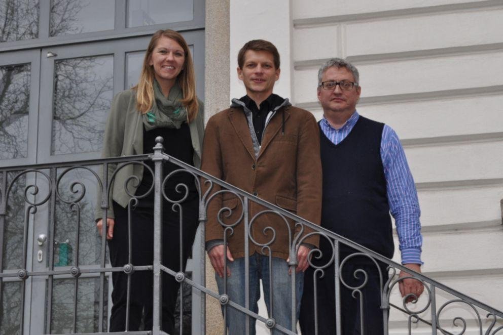 Projektteam "Lokale Parteiensysteme in Deutschland" Das Projektteam "Lokale Parteiensysteme in Deutschland" (von links nach rechts: Anika Sodemann, Alexander Hundertmark, Projektleiter Christian Rademacher)