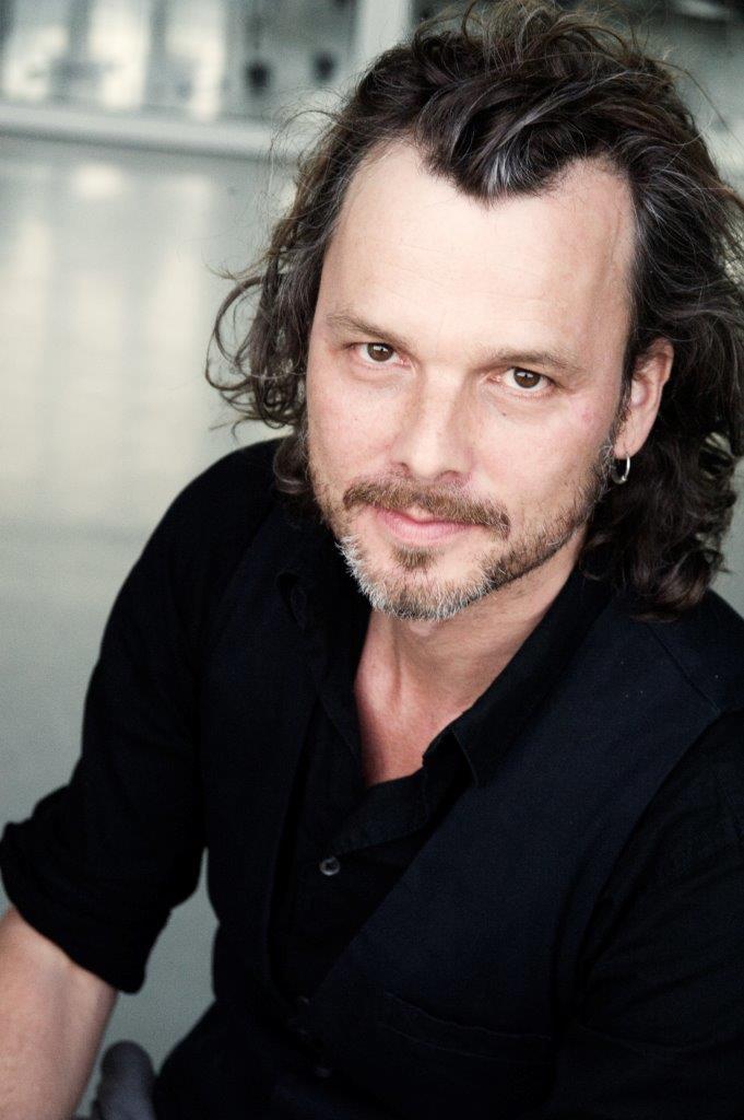 Der Musiker Gerd Baumann ist am 21. April zu einem Künstlergespräch an der Universität Passau zu Gast. Foto: Manu Theobald