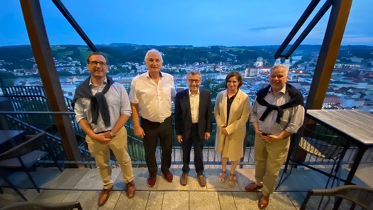 (von links) Prof. Dr. Jan H. Schuhmann, Prof. Dr. Ulrich Bartosch, Prof. Dr. Walter Rosenthal, Prof. Dr. Bettina Noltenius und Dr. Achim Dilling, Foto: Universität Passau