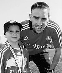 Patrick mit seinem liebsten Bayern-Spieler, Franck Ribéry.