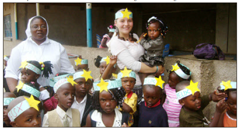 Nikolausfeier im Kongo: Anna Lea Kronpaß zauberte gemeinsam mit ihren Kindern Weihnachtsflair herbei. - Foto: red