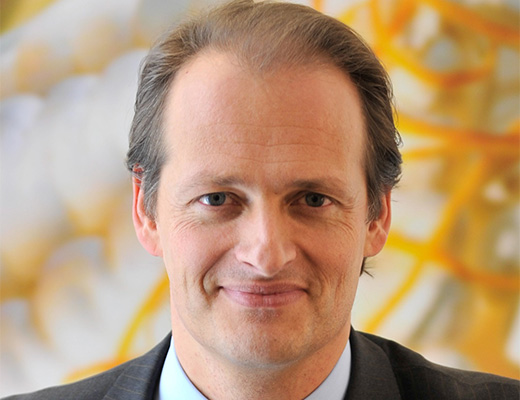Dr. Alfred Oetker h&auml;lt beim Dies academicus 2015 den Festvortrag