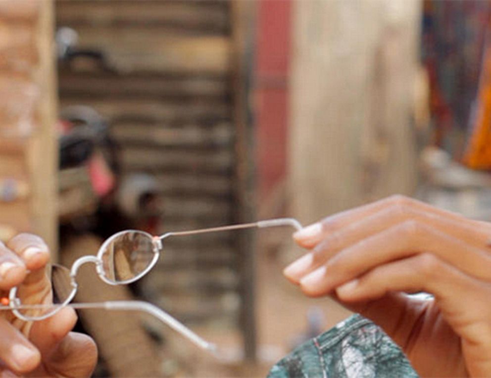 Academics of the University conducted a field study in Burkina Faso on the market for spectacles.